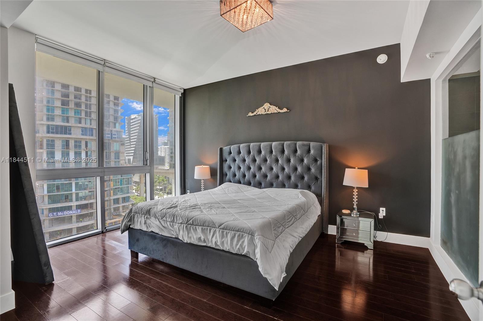 image Mint Condo18