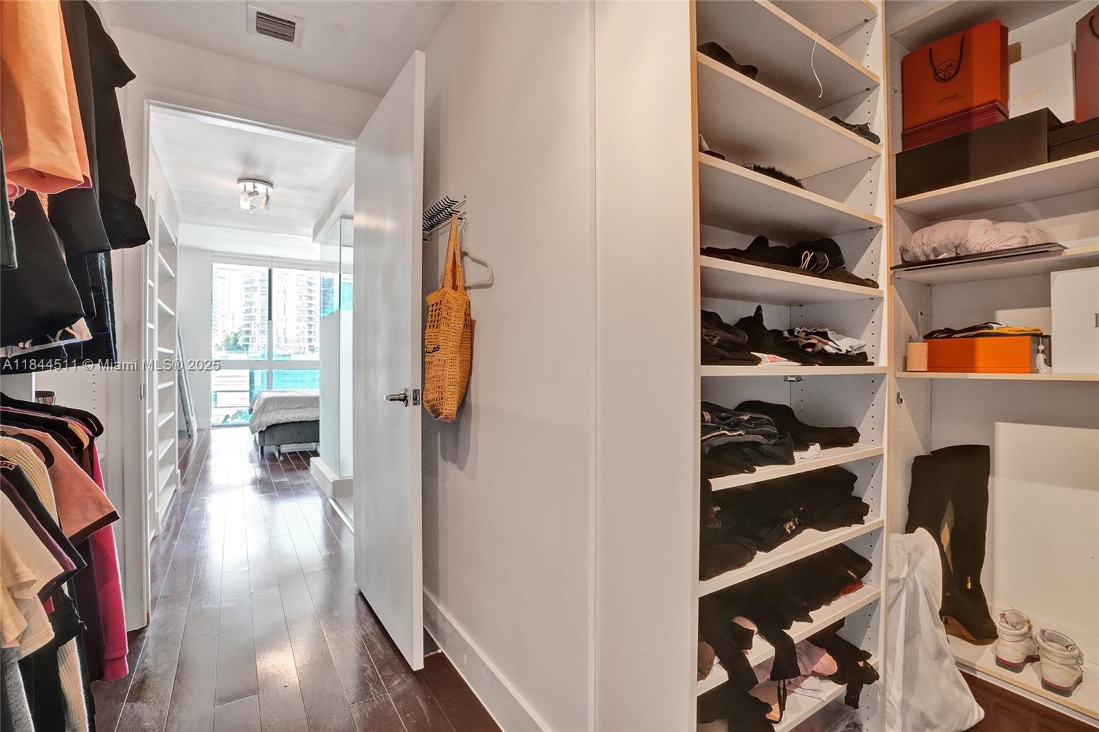 image Mint Condo25