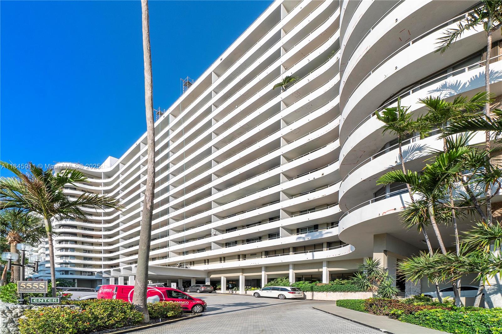 5555 Collins Ave #4W