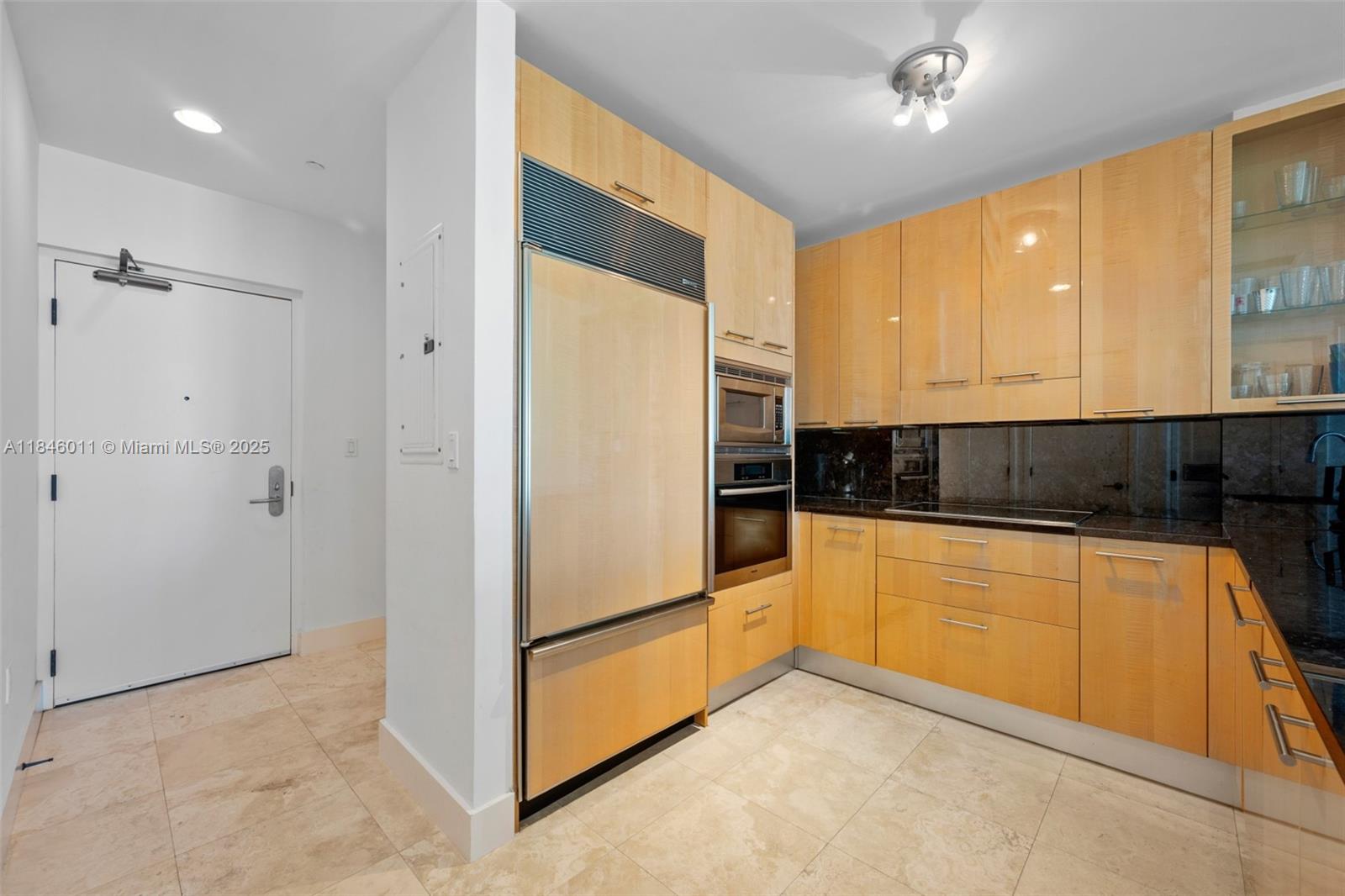 6799 S Collins Ave #109