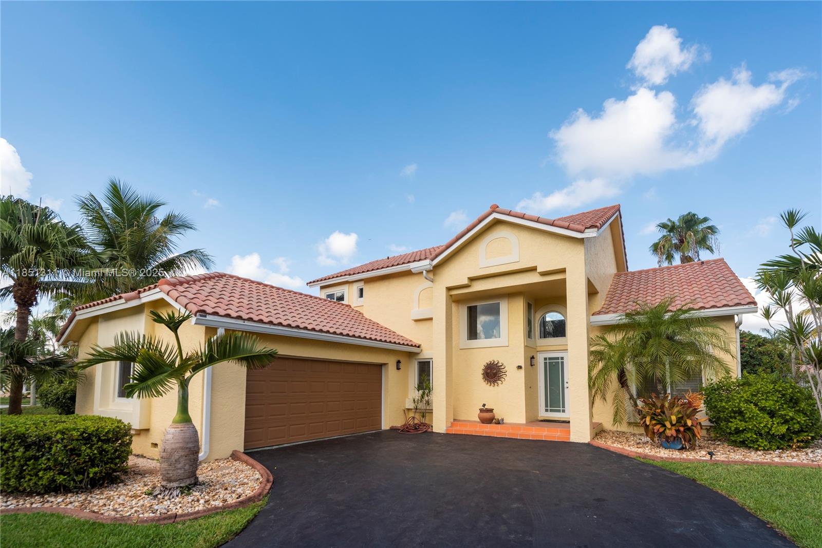 1075 San Luis Rey