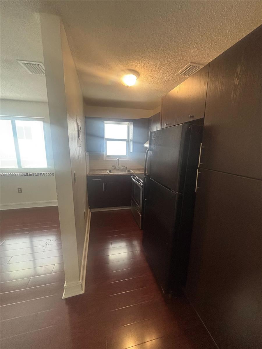 1621 NW 16th #4