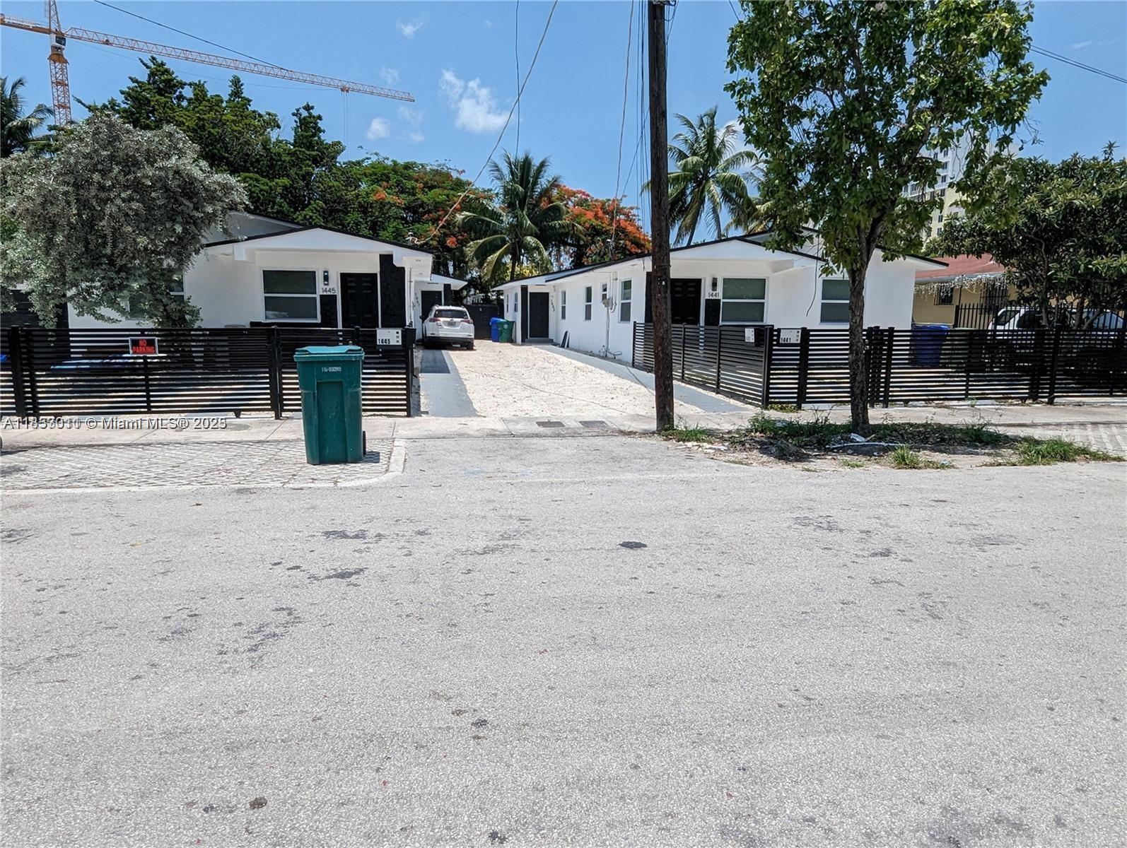 1451-1453 NW 34th St