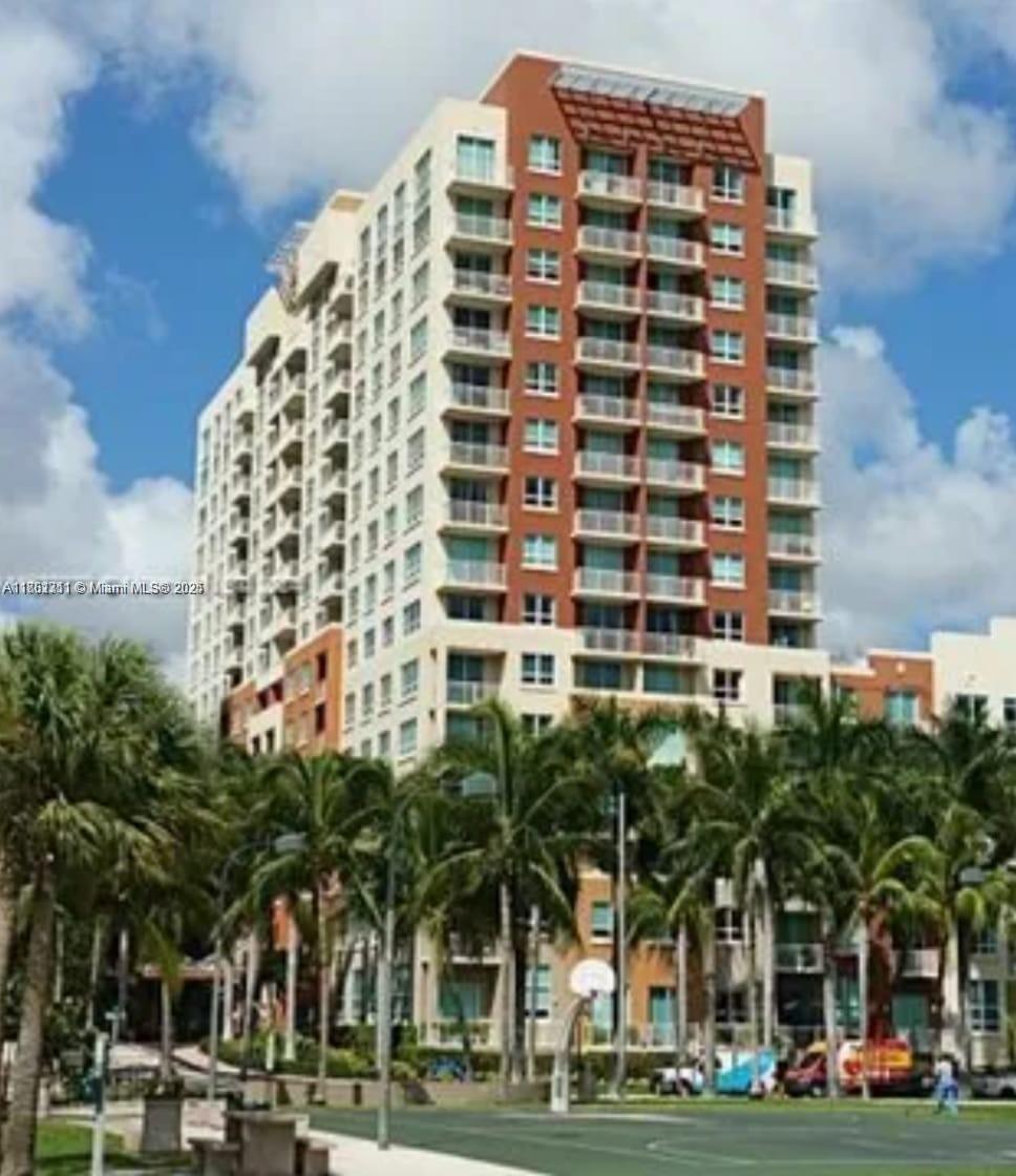 2000 N Bayshore Dr #801
