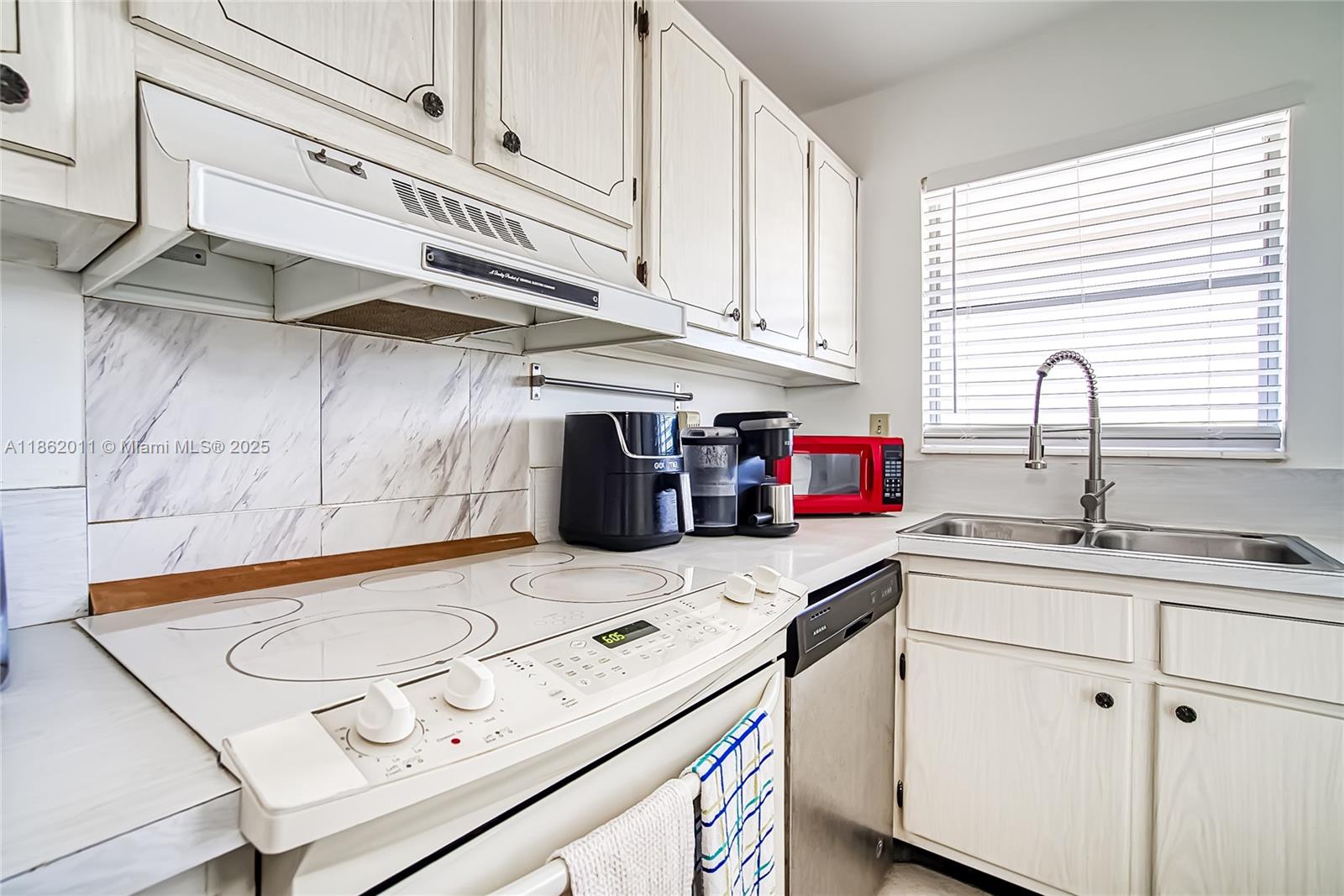 300 Layne Blvd #302