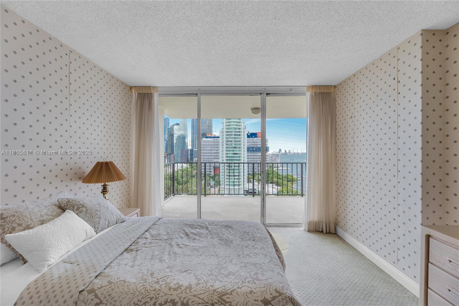 image Brickell Place I24
