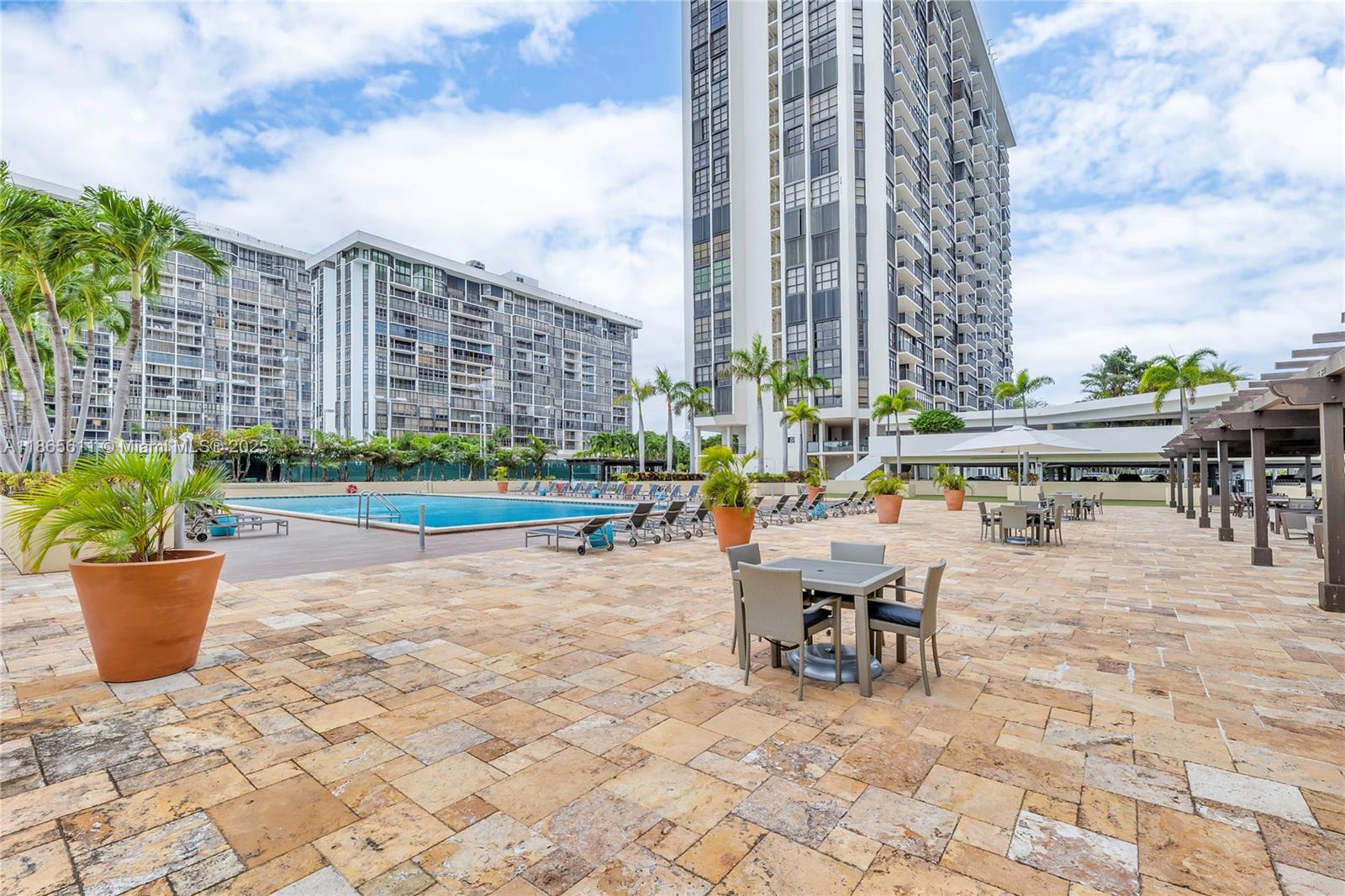 image Brickell Place I38