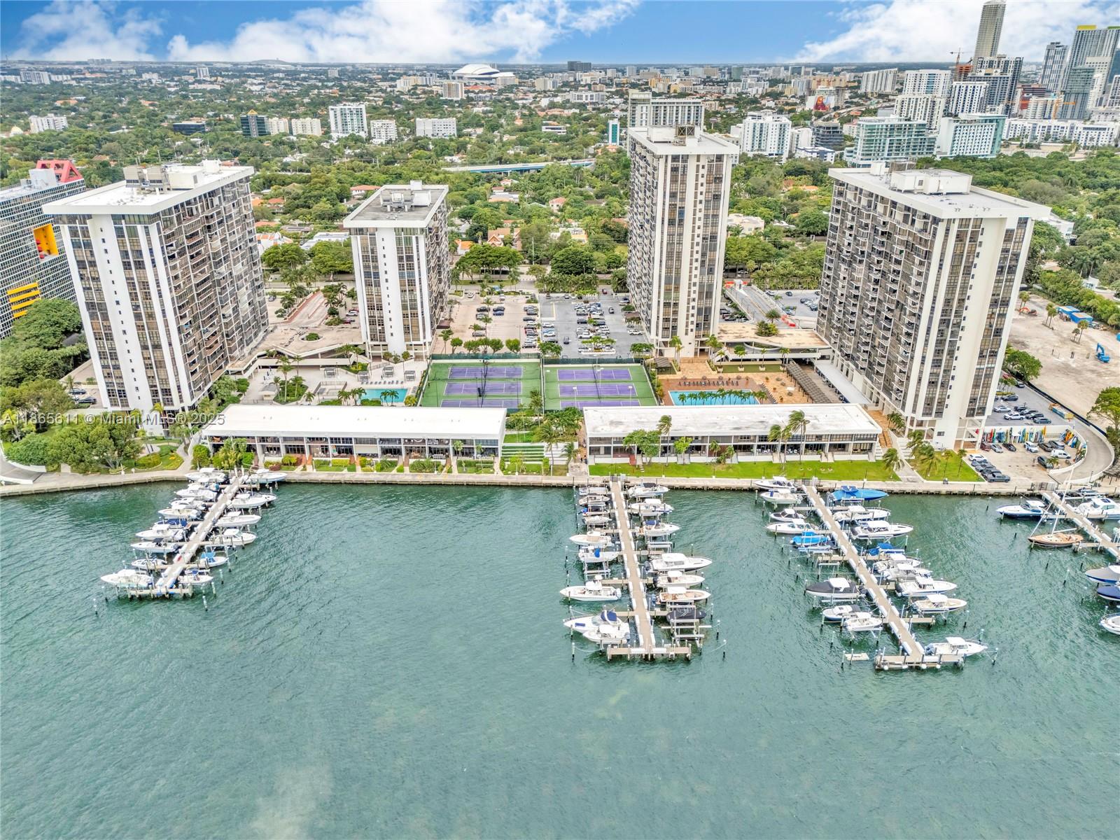 image Brickell Place I44