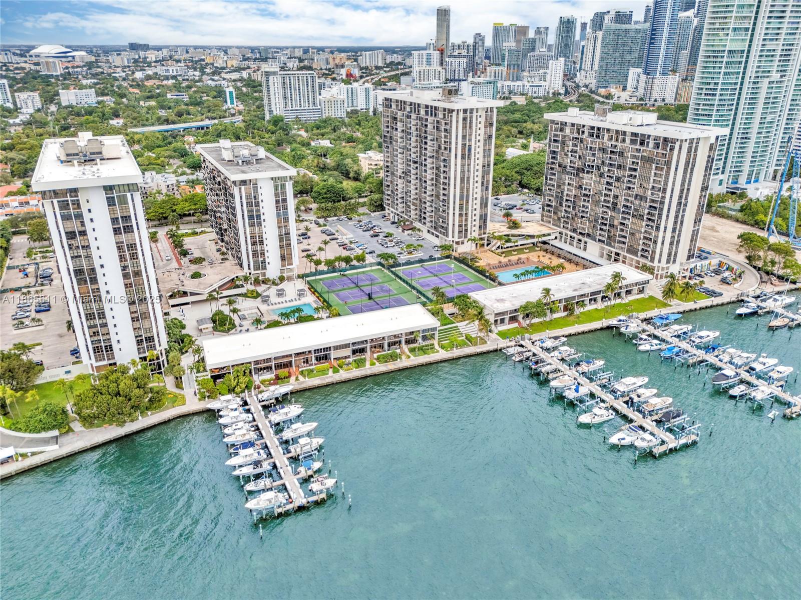 image Brickell Place I45
