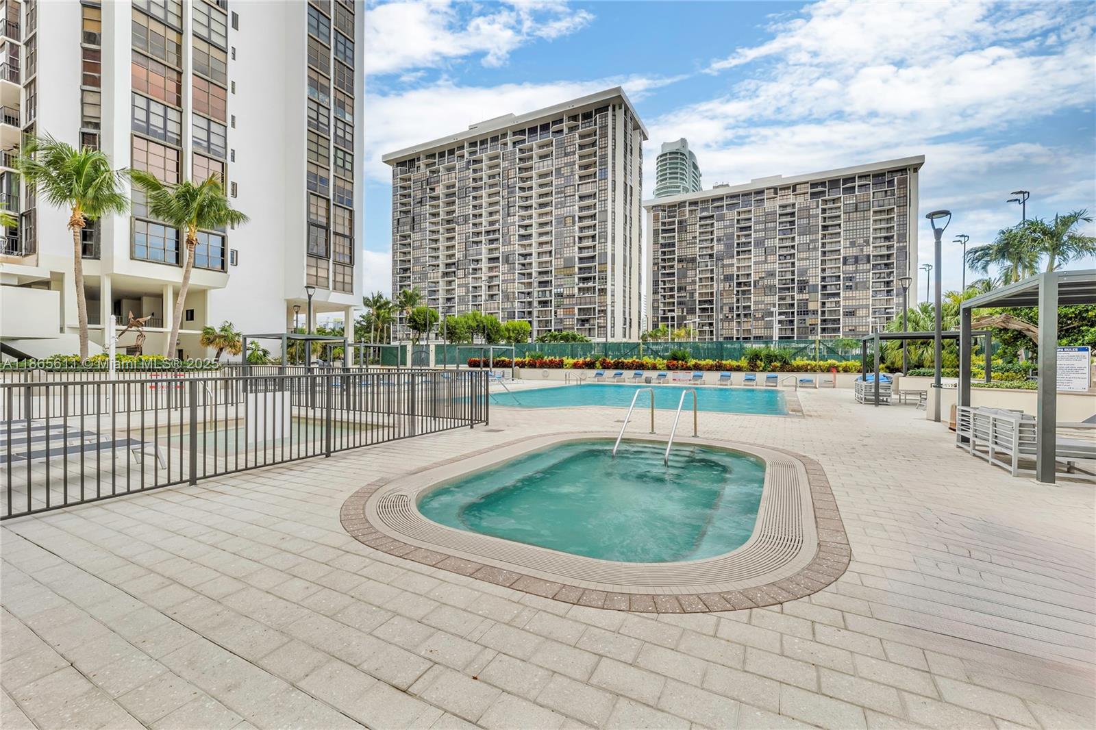 image Brickell Place I7