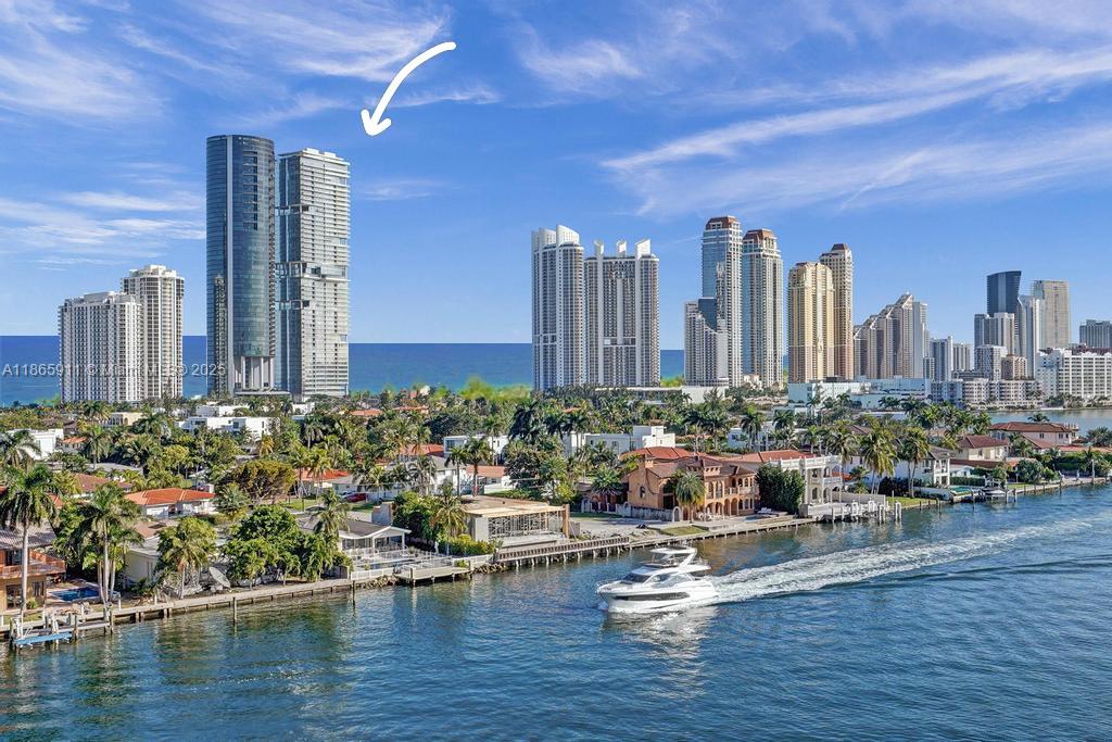 18501 Collins Ave #501