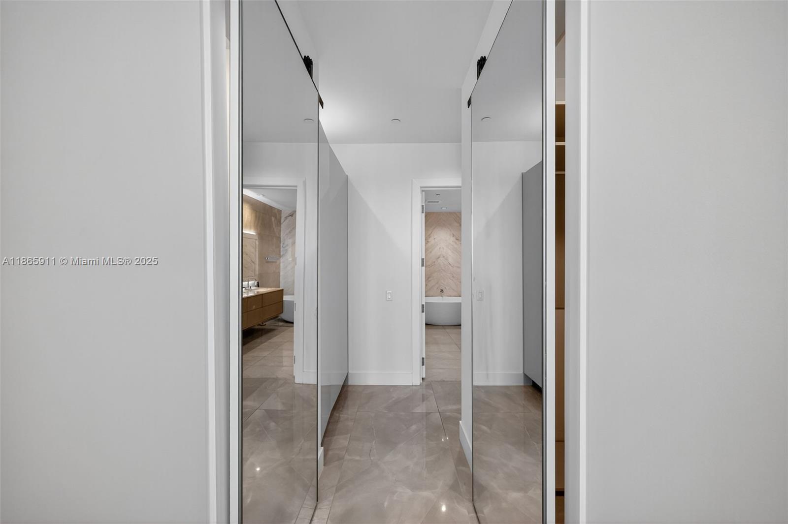 image Turnberry Ocean Club39