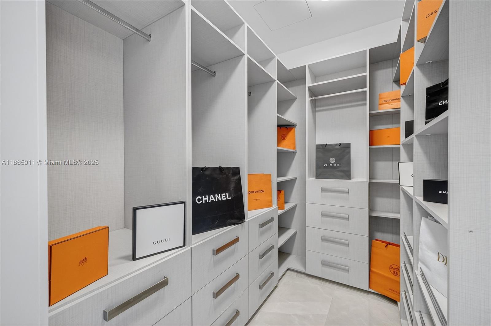 image Turnberry Ocean Club40