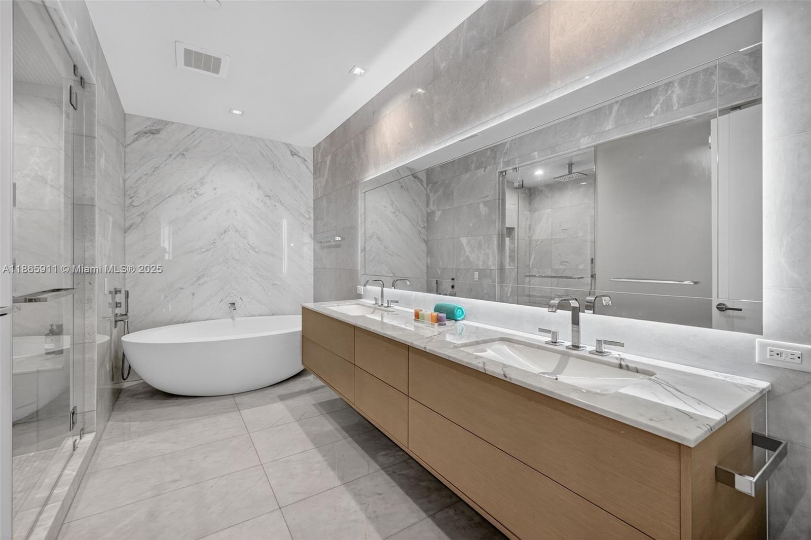 image Turnberry Ocean Club42