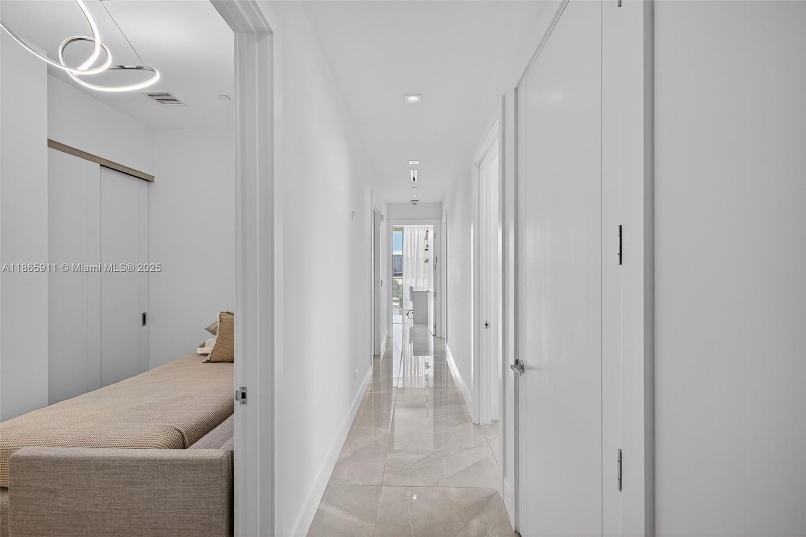 image Turnberry Ocean Club48