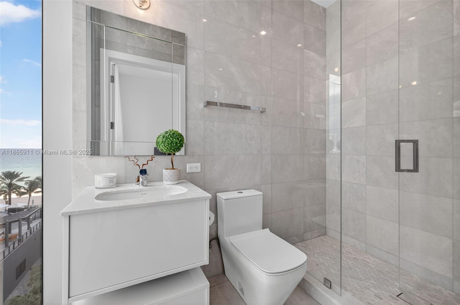 image Turnberry Ocean Club54