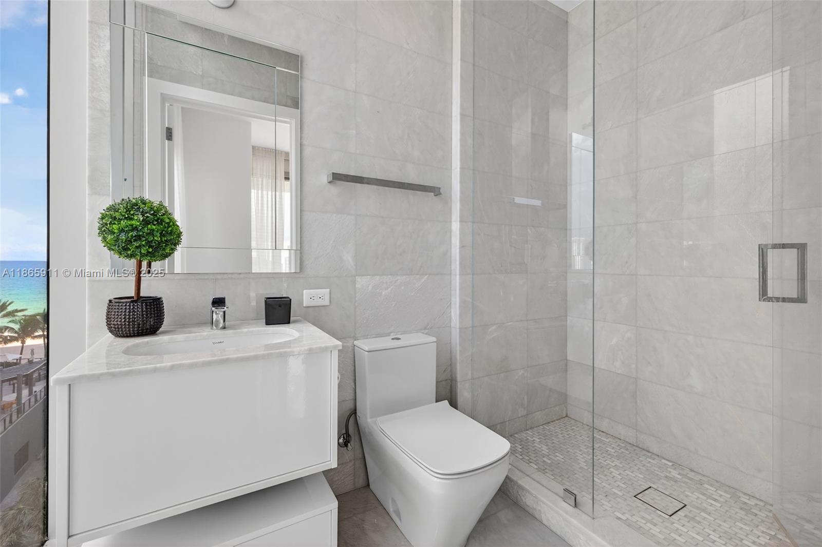 image Turnberry Ocean Club58