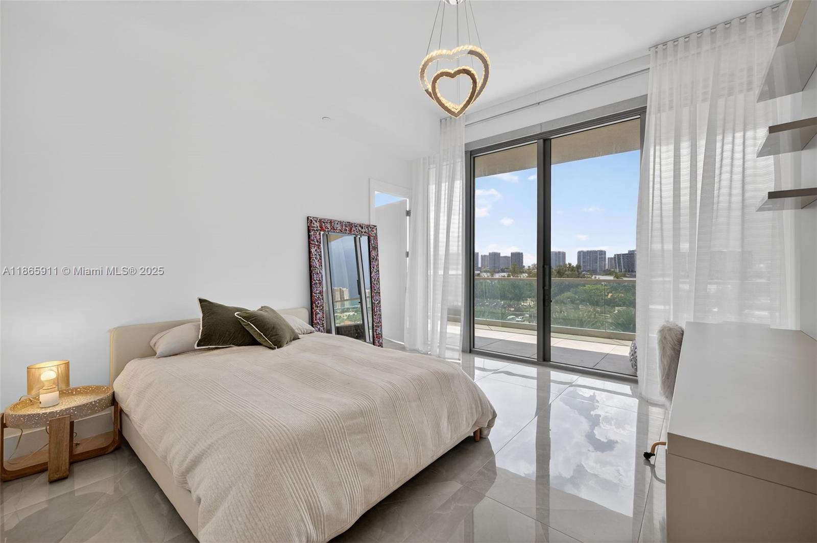 image Turnberry Ocean Club59