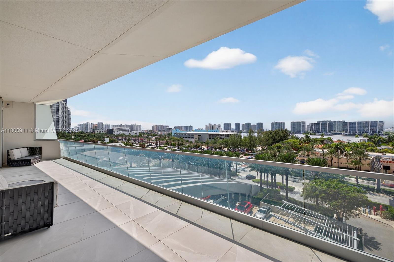 image Turnberry Ocean Club63