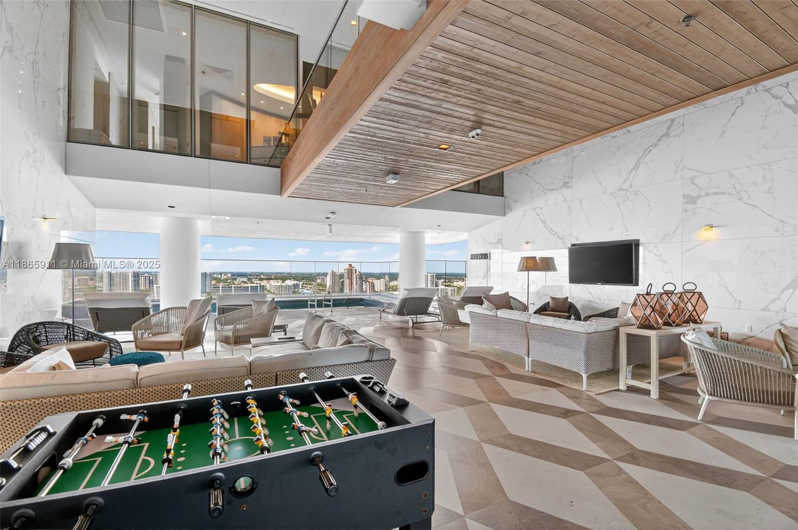 image Turnberry Ocean Club76