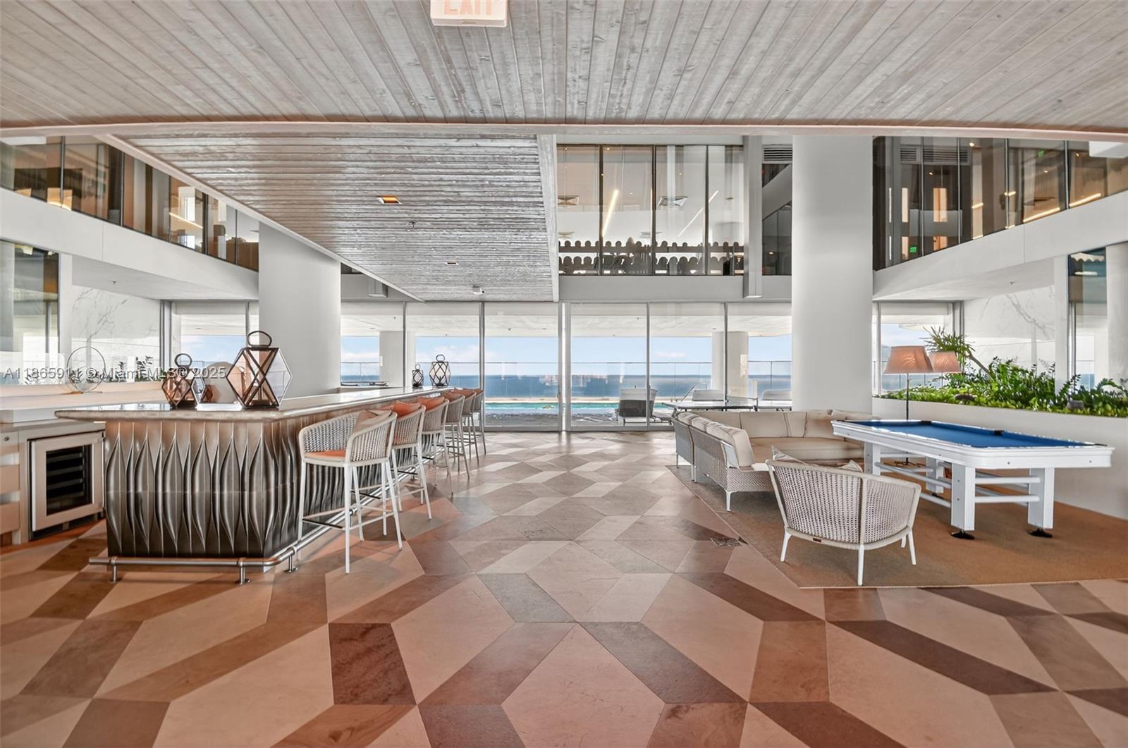 image Turnberry Ocean Club77