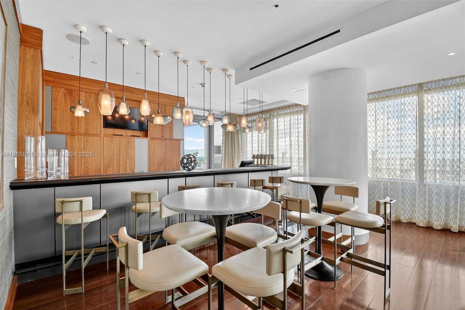 image Turnberry Ocean Club82