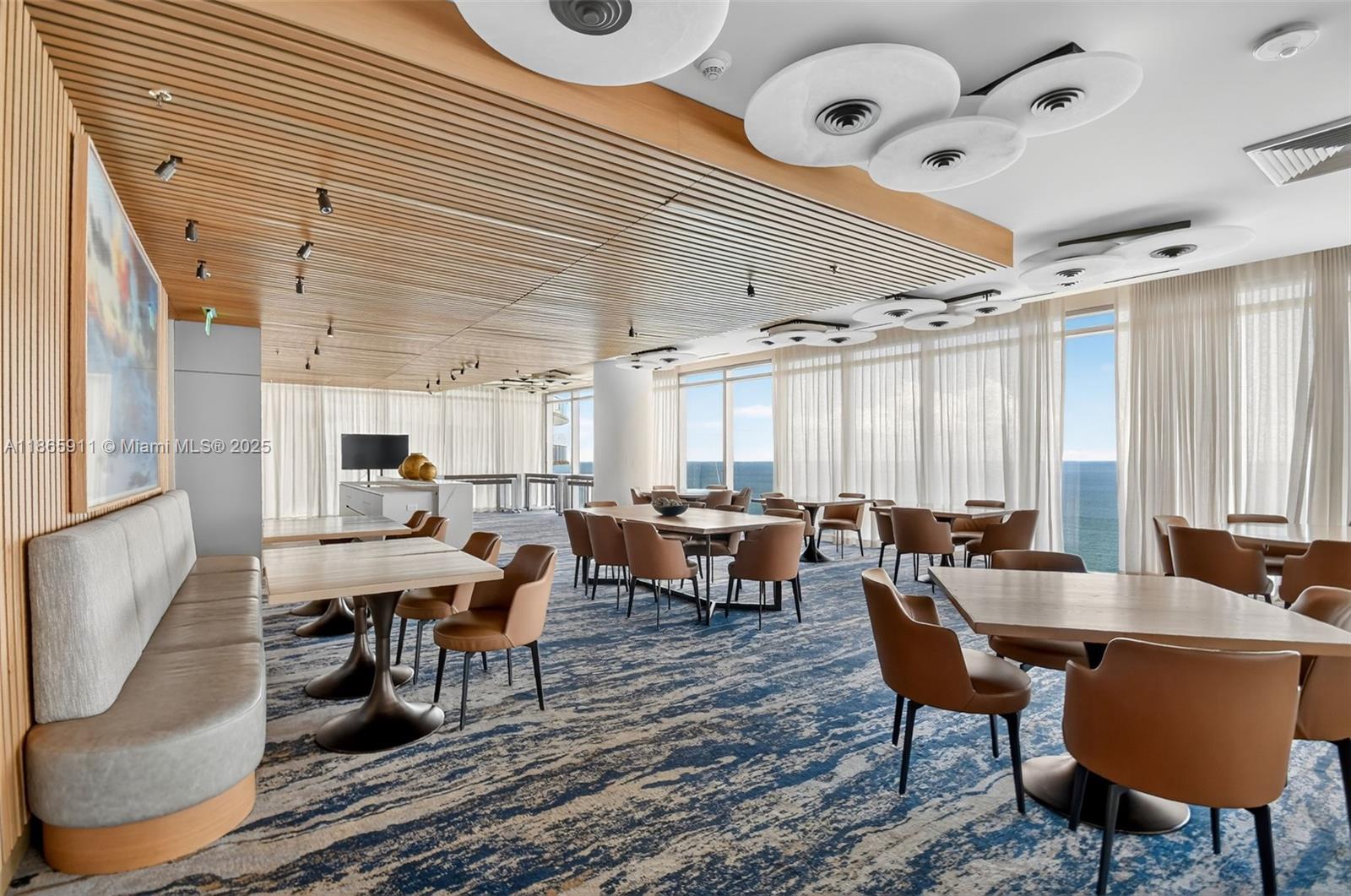 image Turnberry Ocean Club85