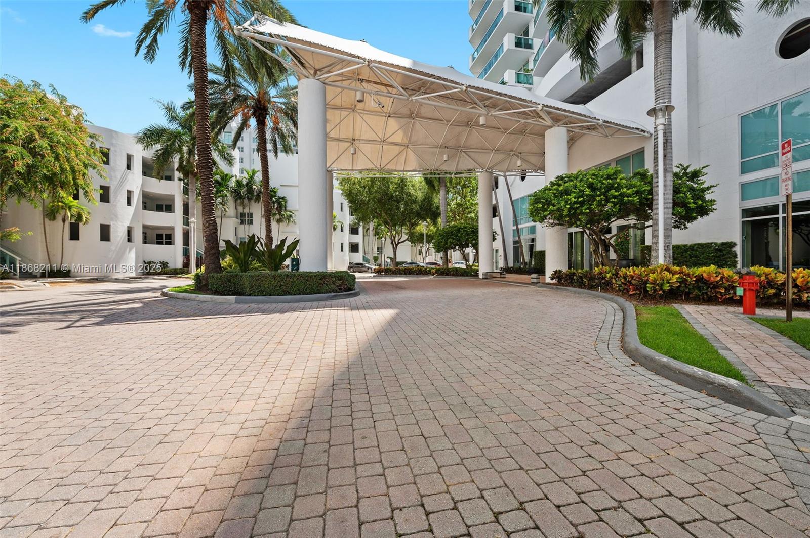 image 360 Condominium37