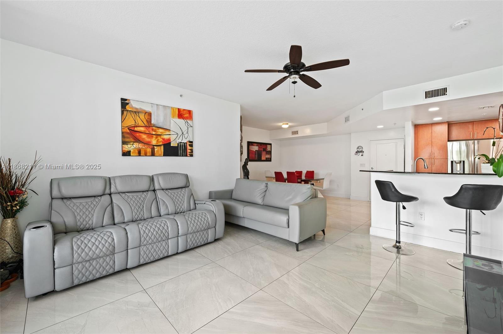 image 360 Condominium4