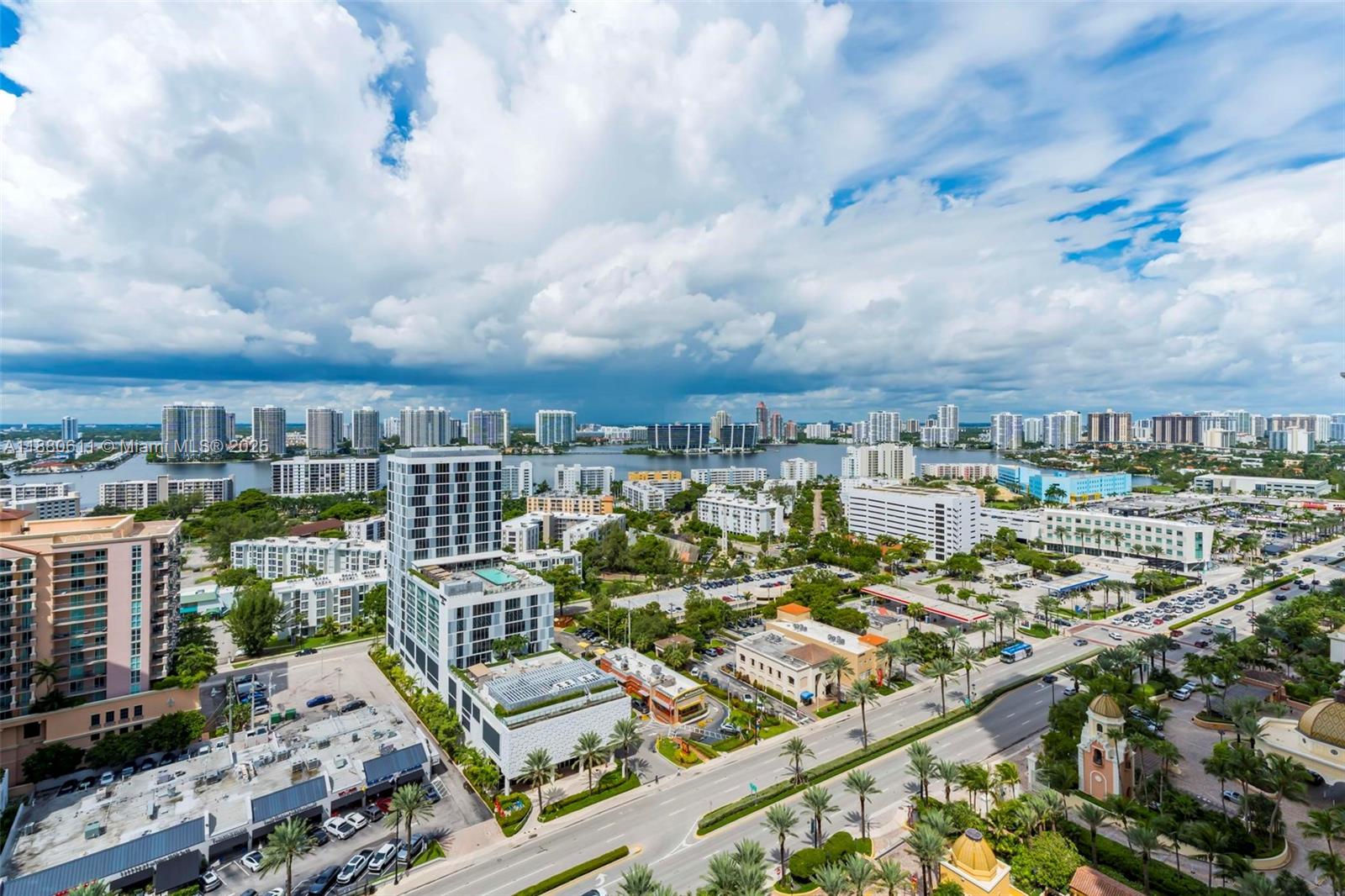 image The Pinnacle Condo17