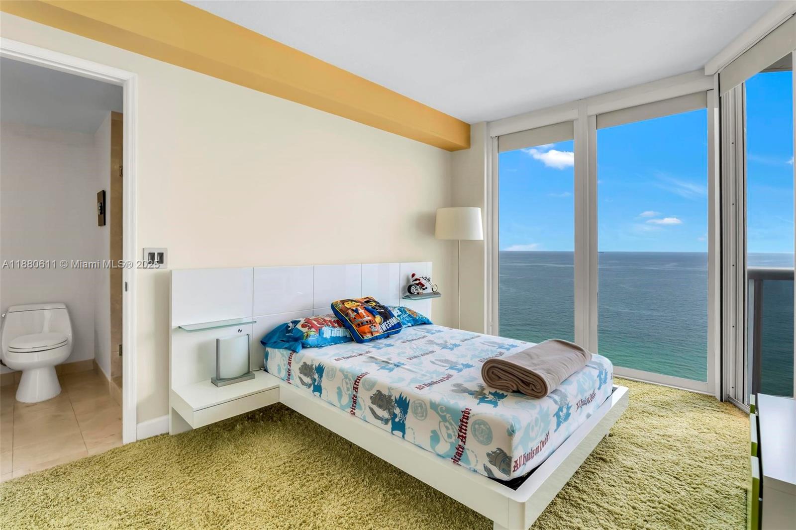 image The Pinnacle Condo32