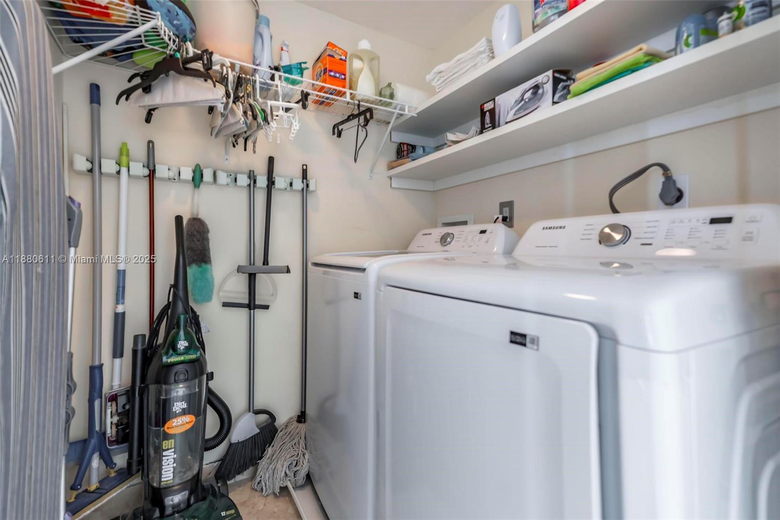 image The Pinnacle Condo38