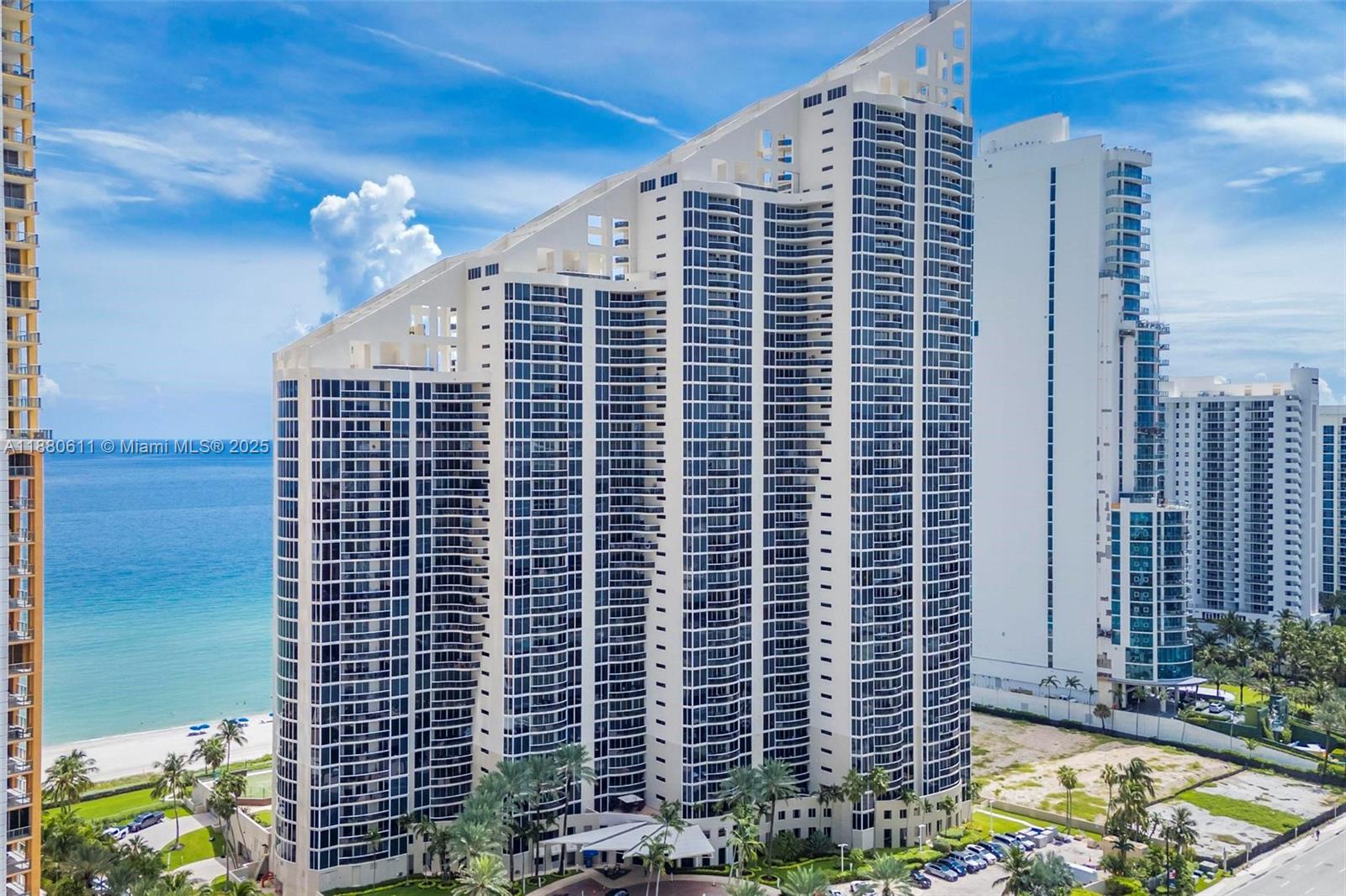 image The Pinnacle Condo61