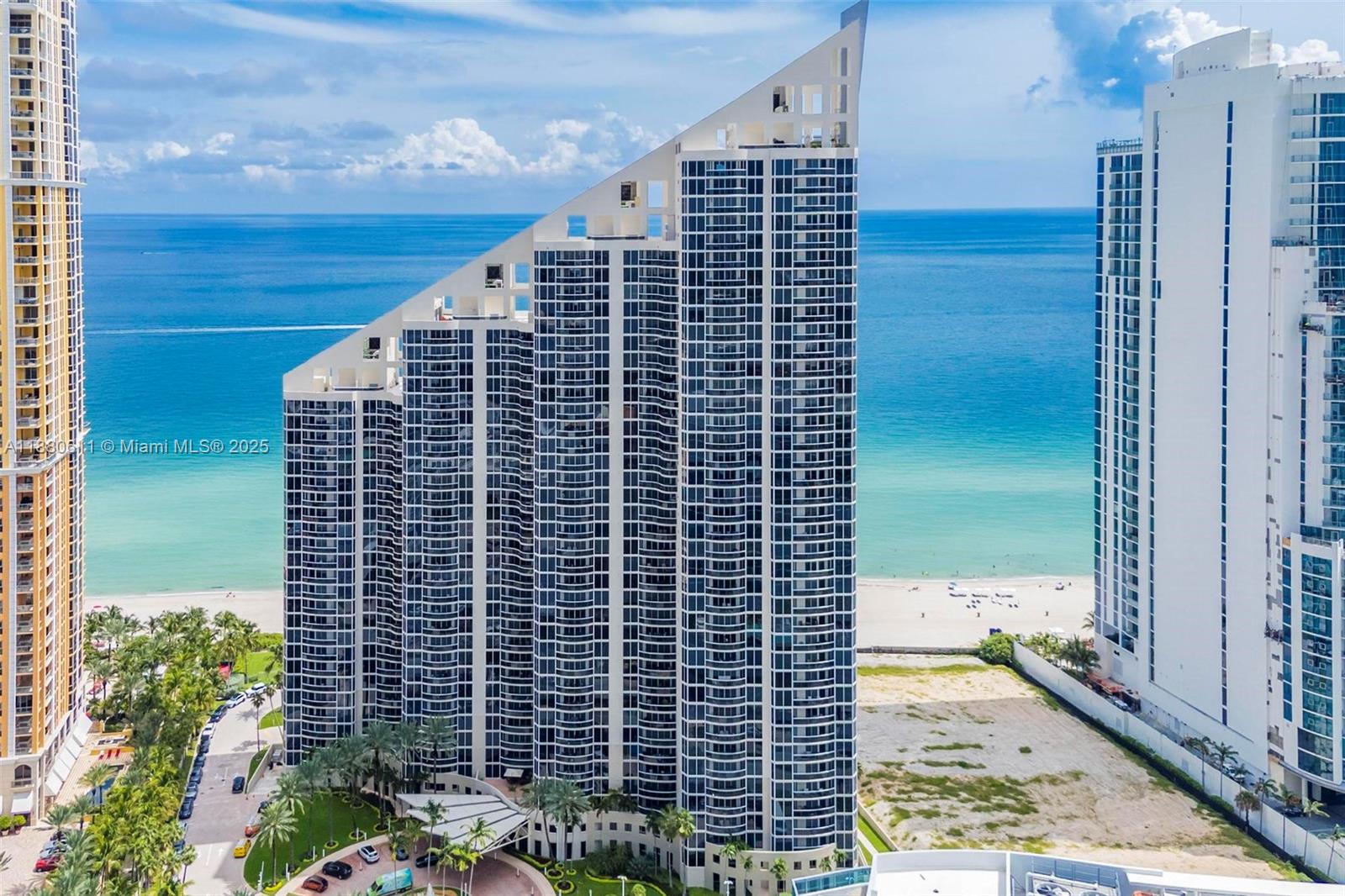 image The Pinnacle Condo64