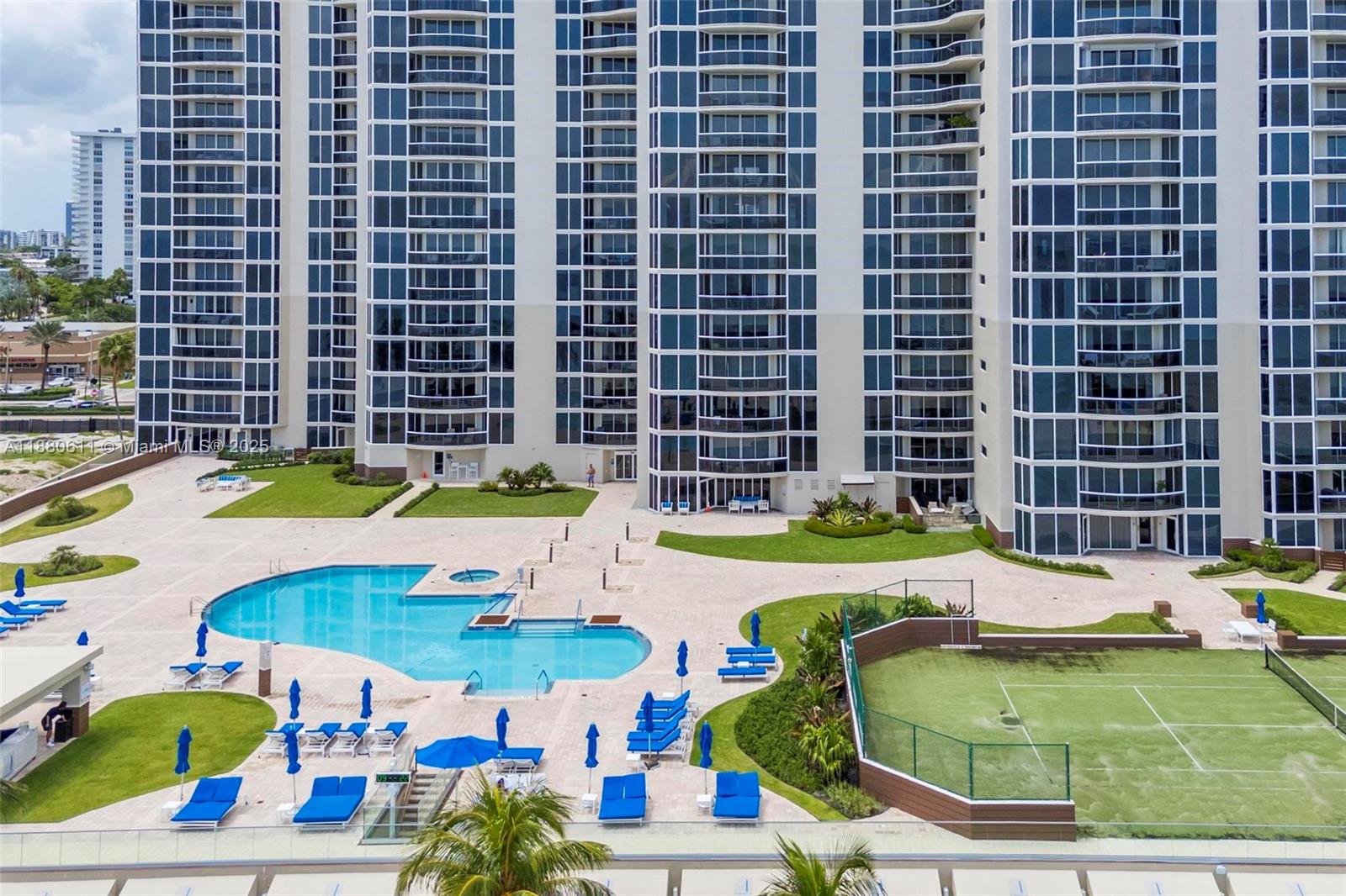 image The Pinnacle Condo73