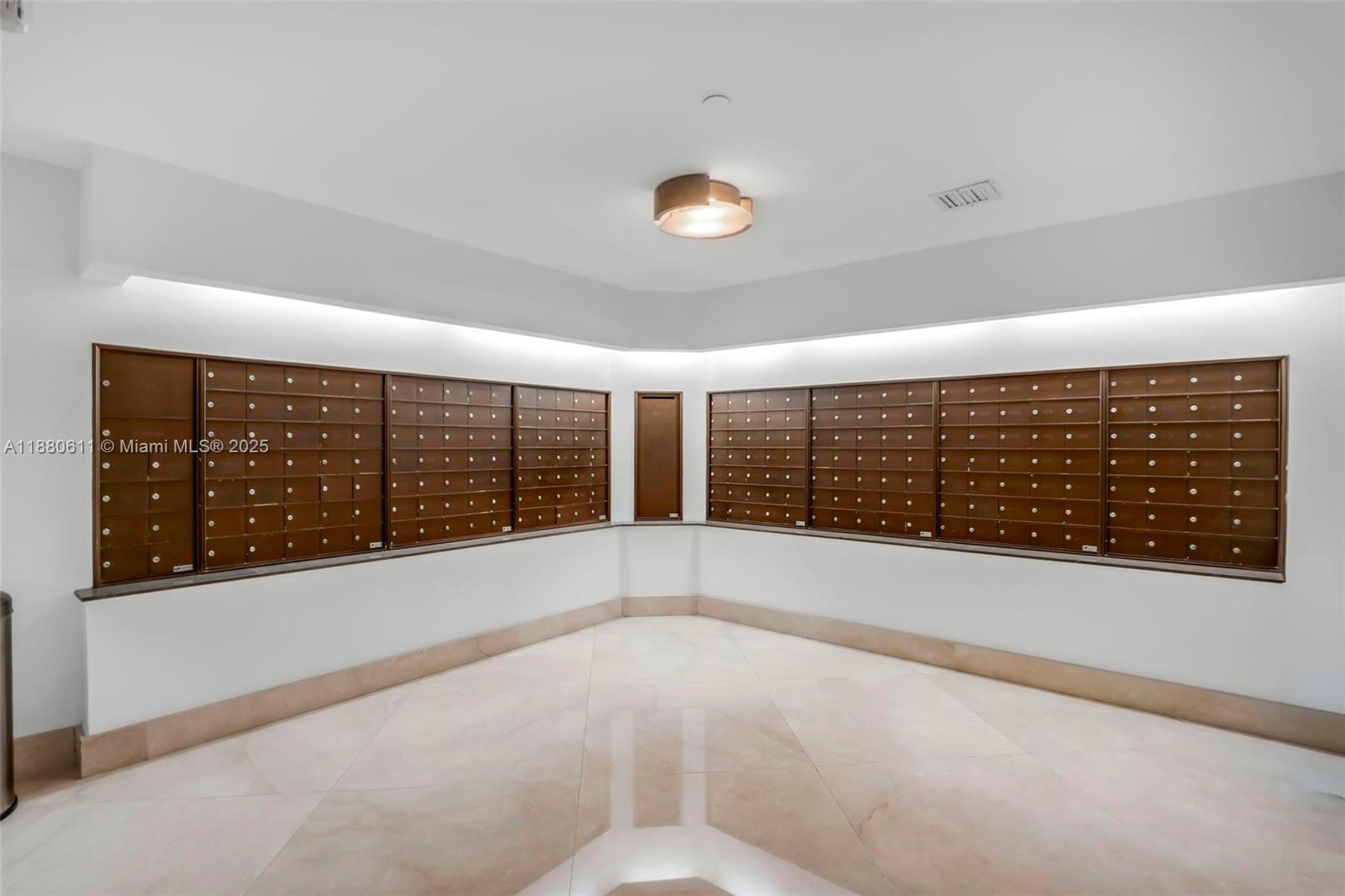 image The Pinnacle Condo80