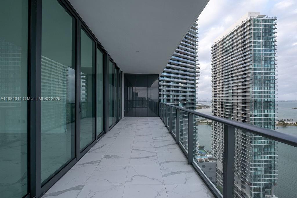 image Gran Paraiso Condo21