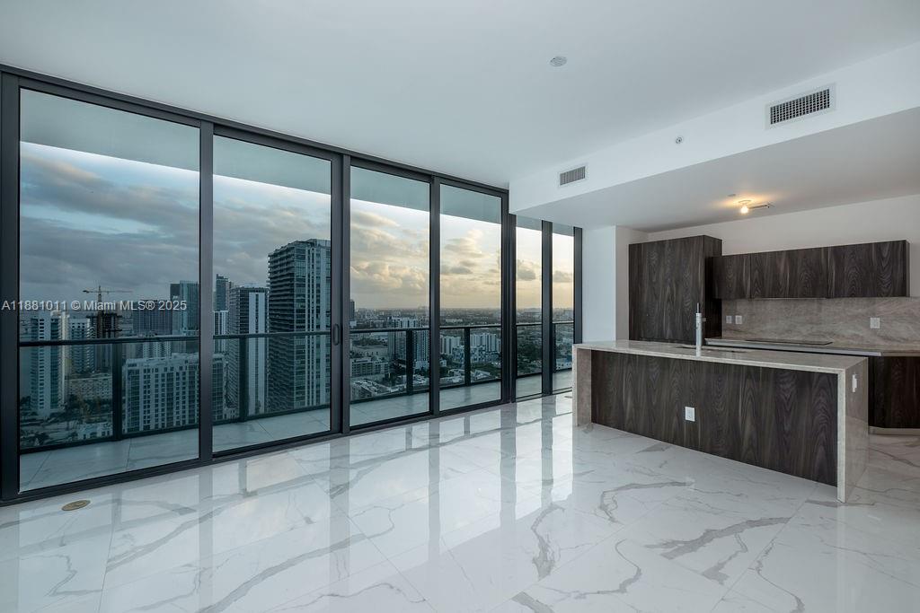 image Gran Paraiso Condo28