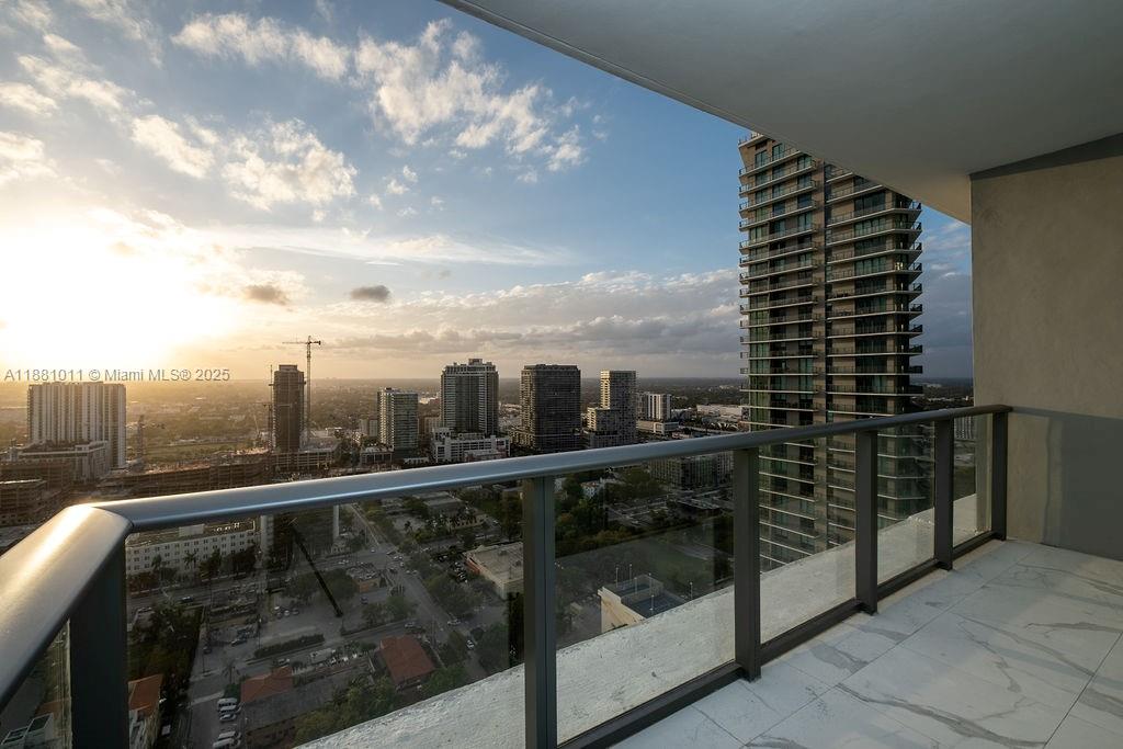 image Gran Paraiso Condo3