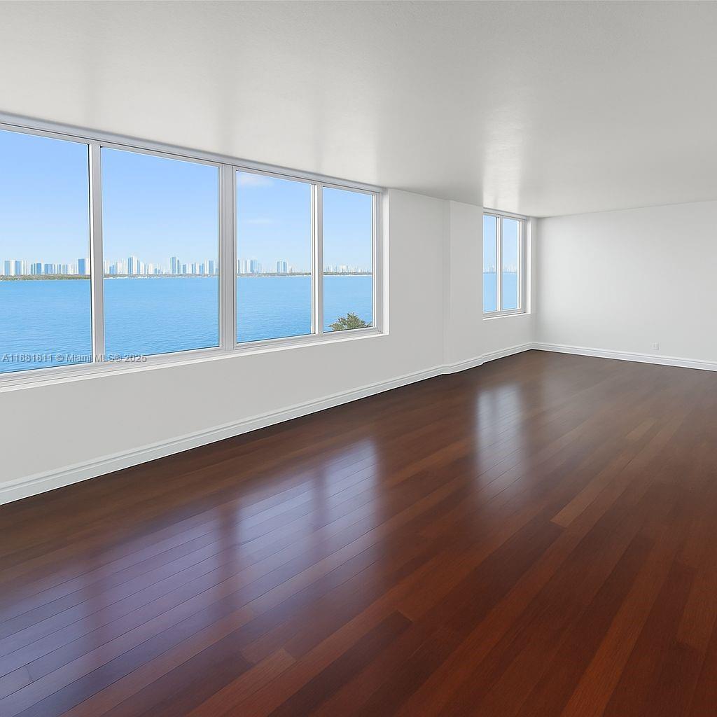 1000 West Ave #211