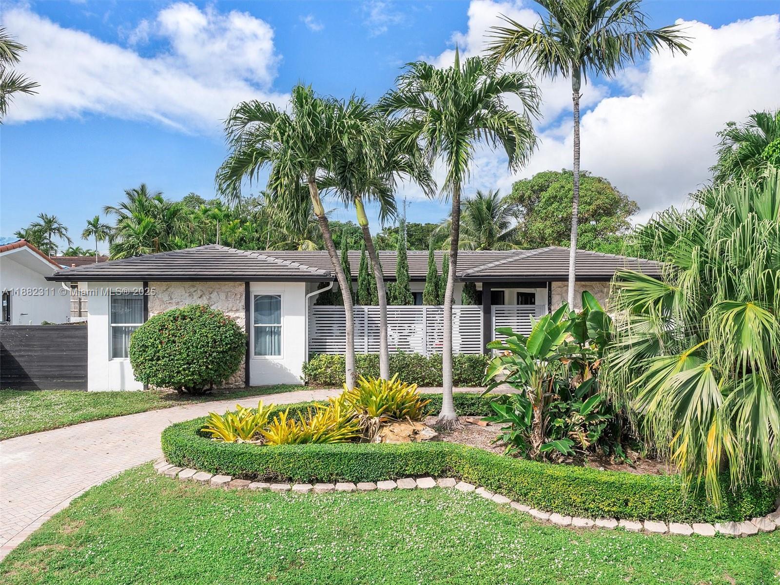 11407 N Bayshore Dr