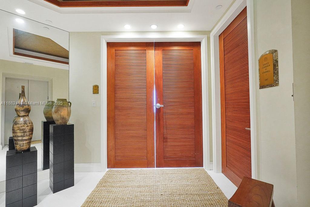 16047 Collins Ave #2904