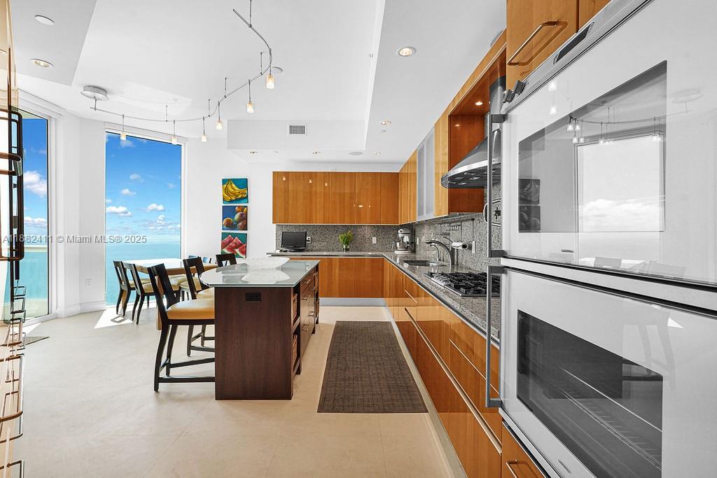 image Turnberry Ocean Colony29