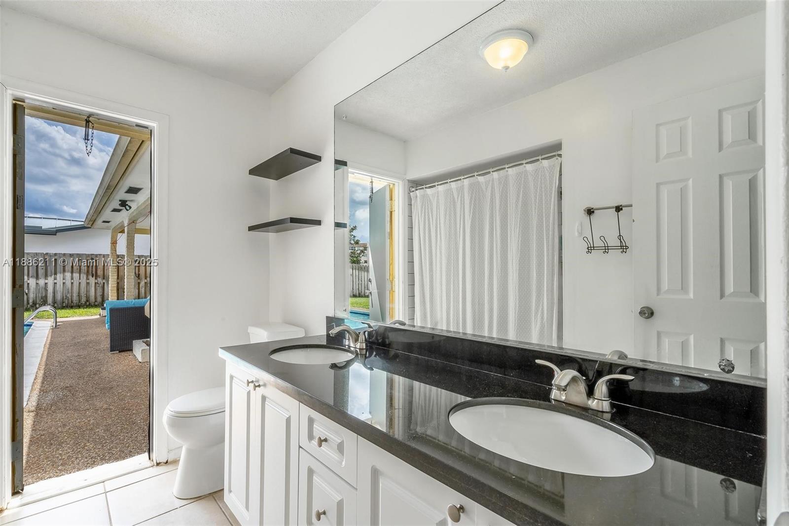 2600 NW 105th Ln,Sunrise, FL 33322