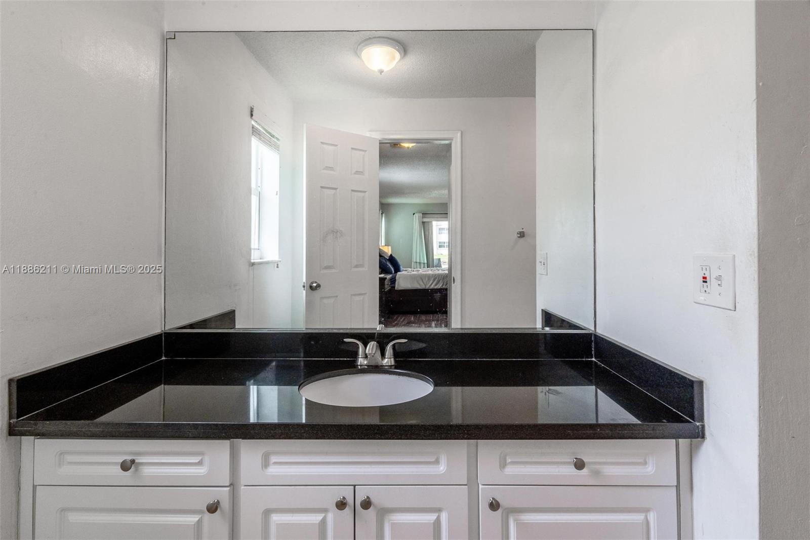 2600 NW 105th Ln,Sunrise, FL 33322