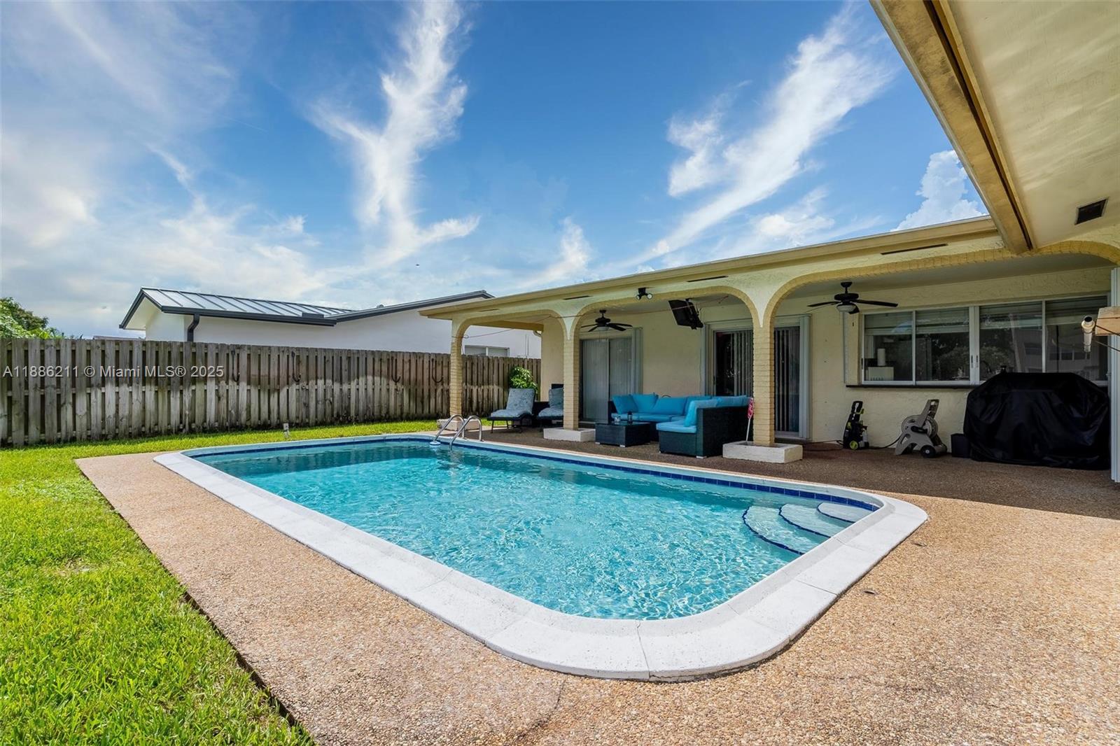 2600 NW 105th Ln,Sunrise, FL 33322