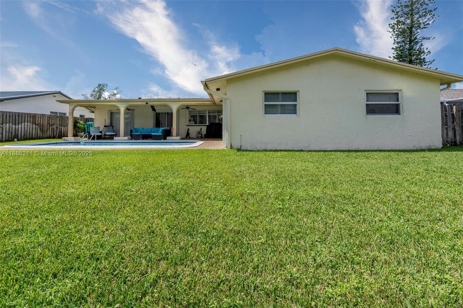 2600 NW 105th Ln,Sunrise, FL 33322
