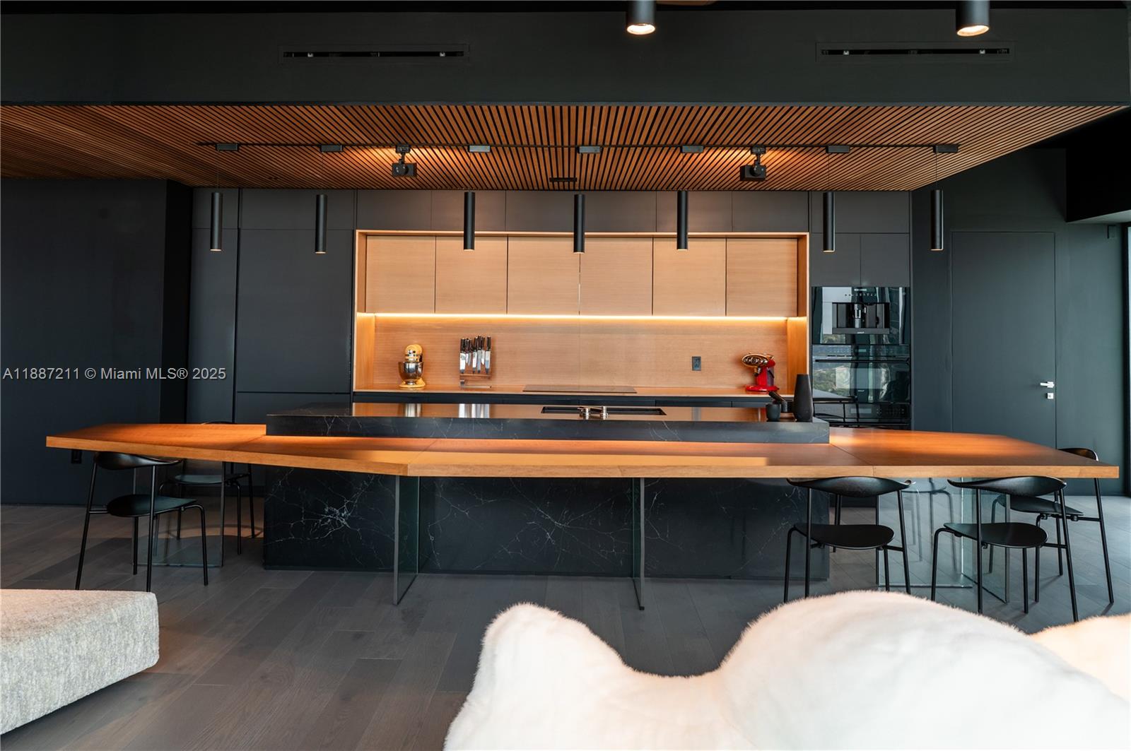 image Echo Brickell12