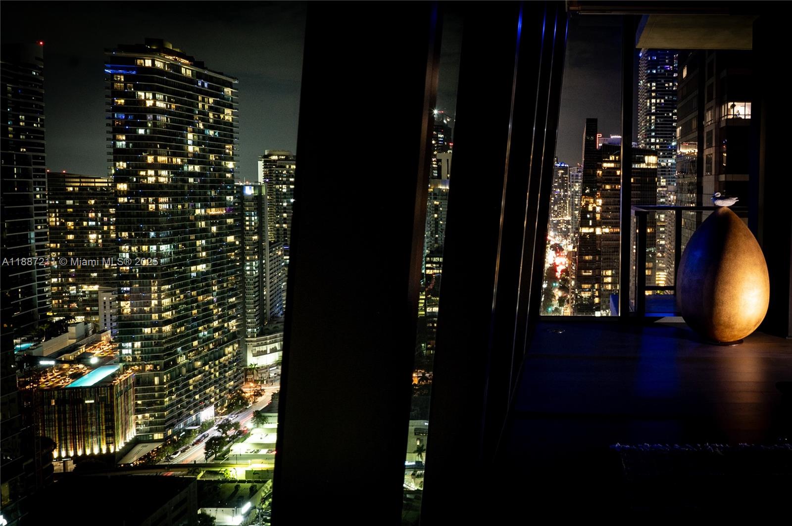 image Echo Brickell18