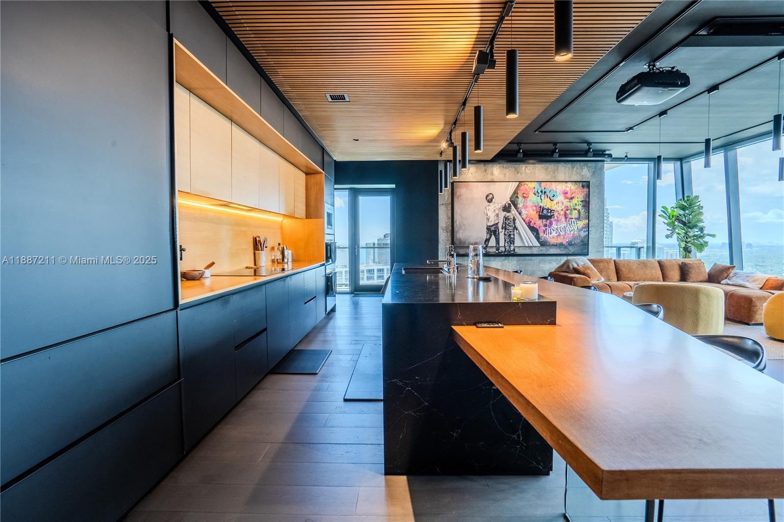 image Echo Brickell8
